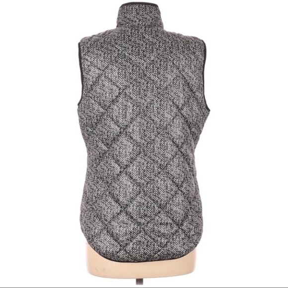 DEE ELLE Lightweight Black & White Puffer Vest - Picture 3 of 7